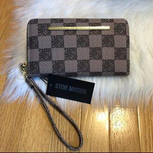 Steve Madden Brown Checkered Wallet